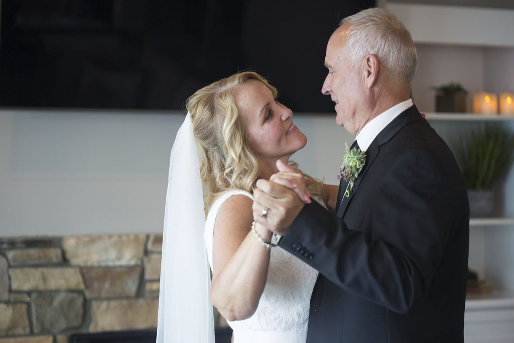 First dance between Michigan elopement couple