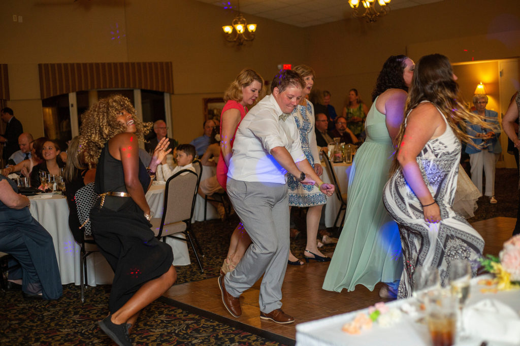 Cupid Shuffle at the Links of Novi wedding