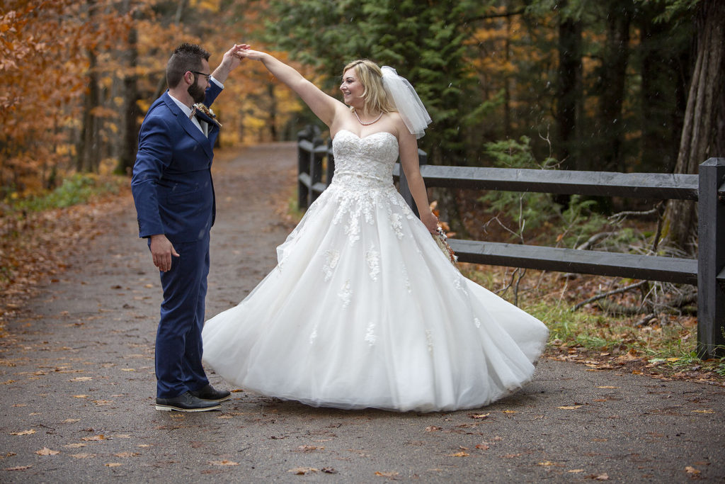 Paradise MI wedding photographer Tahquamenon Falls elopement