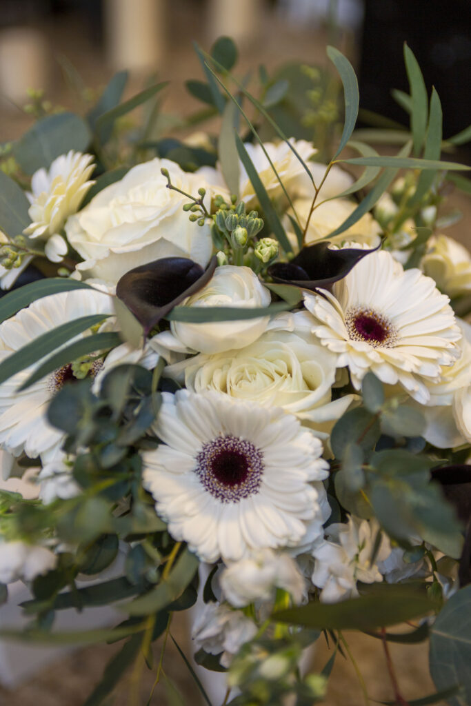 White and black bridal bouquet at AirBNB wedding