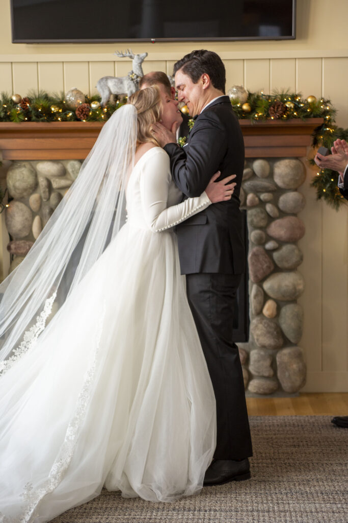 Michigan couple's first kiss at AirBNB wedding